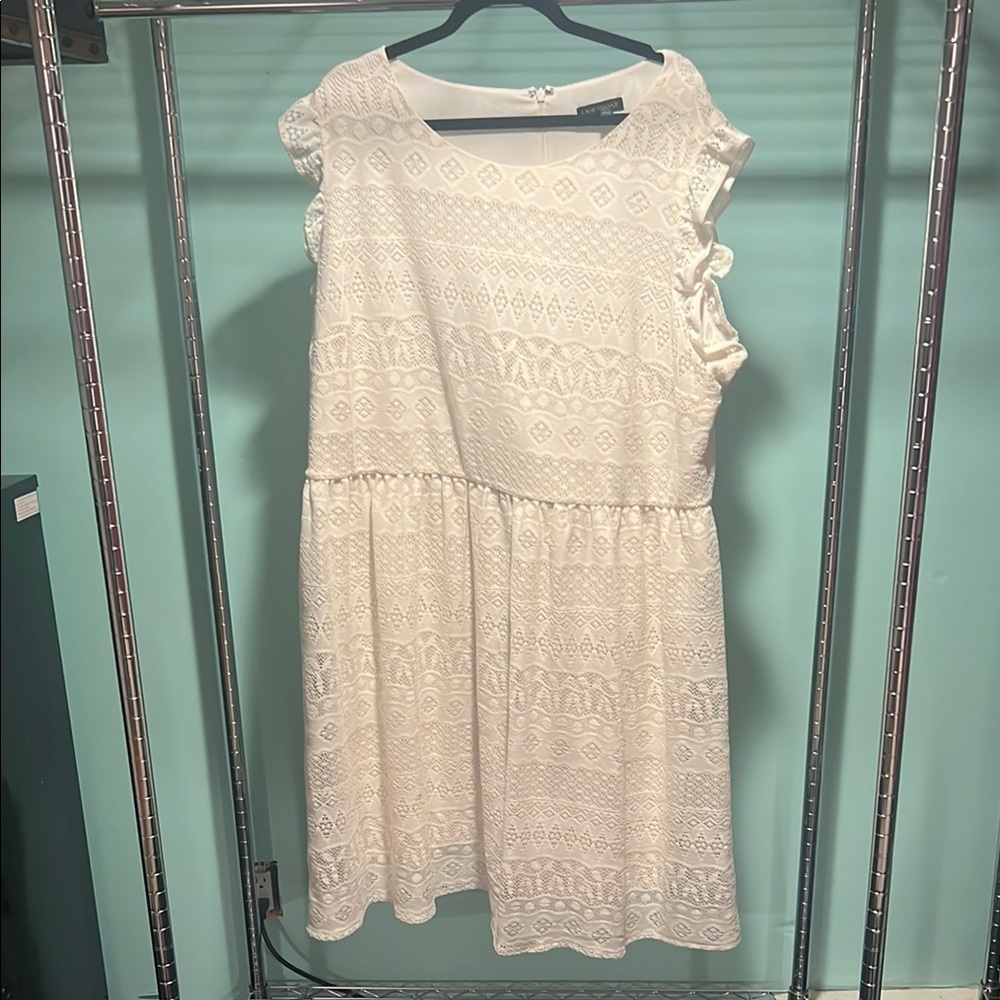 White Lace Sleeveless Dress